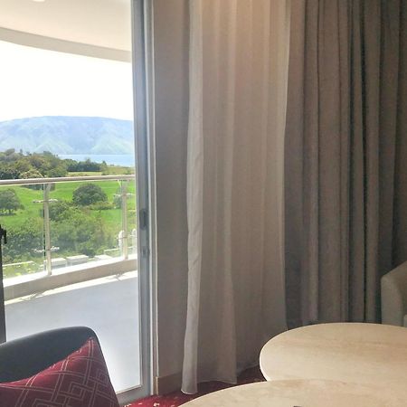 Labersa Hotel & Convention Center Samosir Sinapuran 외부 사진
