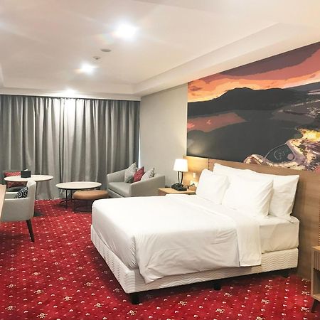 Labersa Hotel & Convention Center Samosir Sinapuran 외부 사진