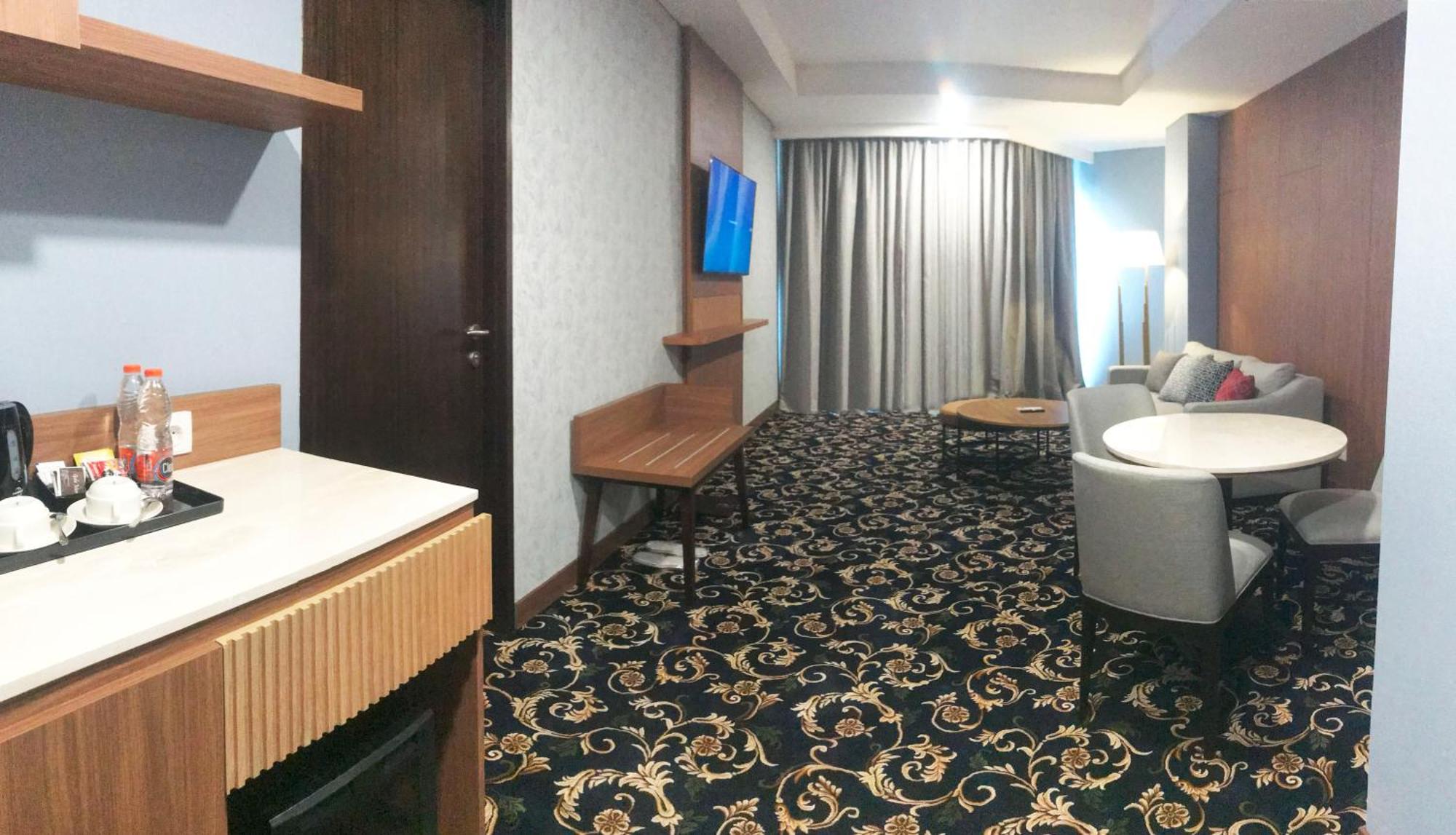 Labersa Hotel & Convention Center Samosir Sinapuran 외부 사진