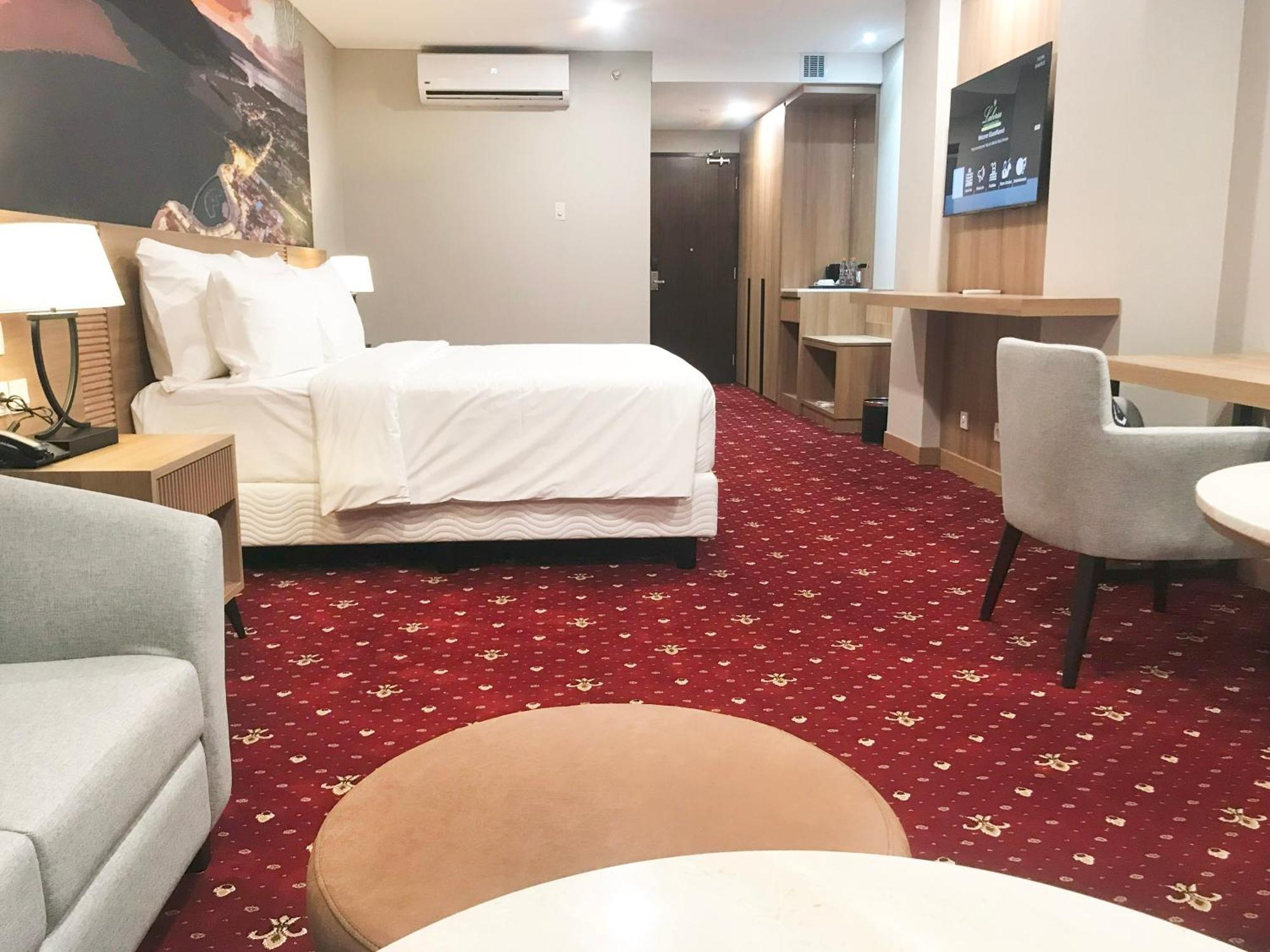 Labersa Hotel & Convention Center Samosir Sinapuran 외부 사진