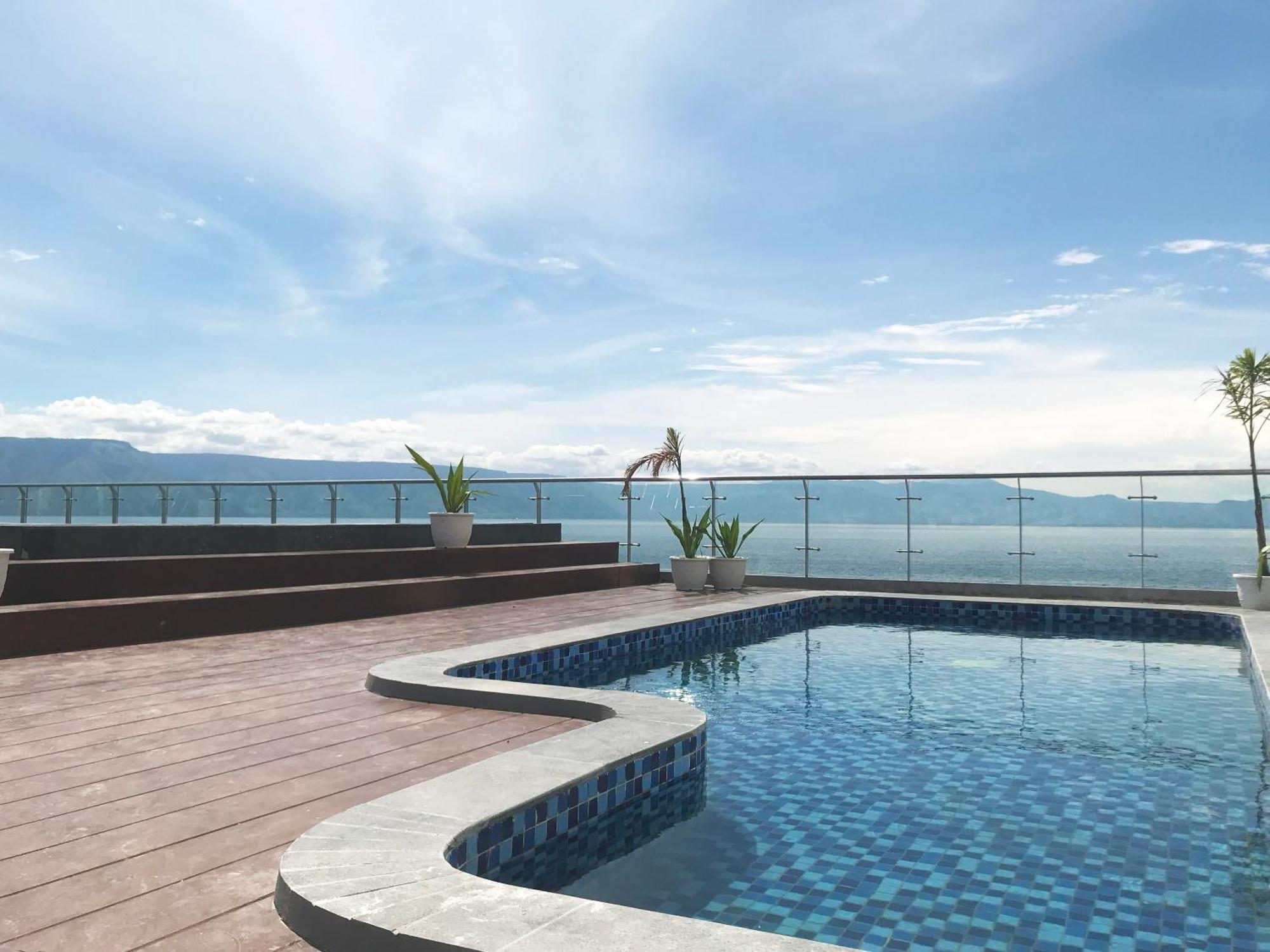 Labersa Hotel & Convention Center Samosir Sinapuran 외부 사진