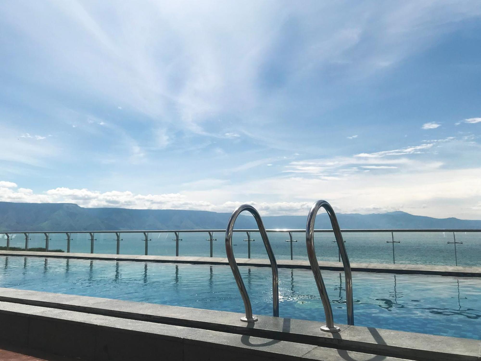 Labersa Hotel & Convention Center Samosir Sinapuran 외부 사진