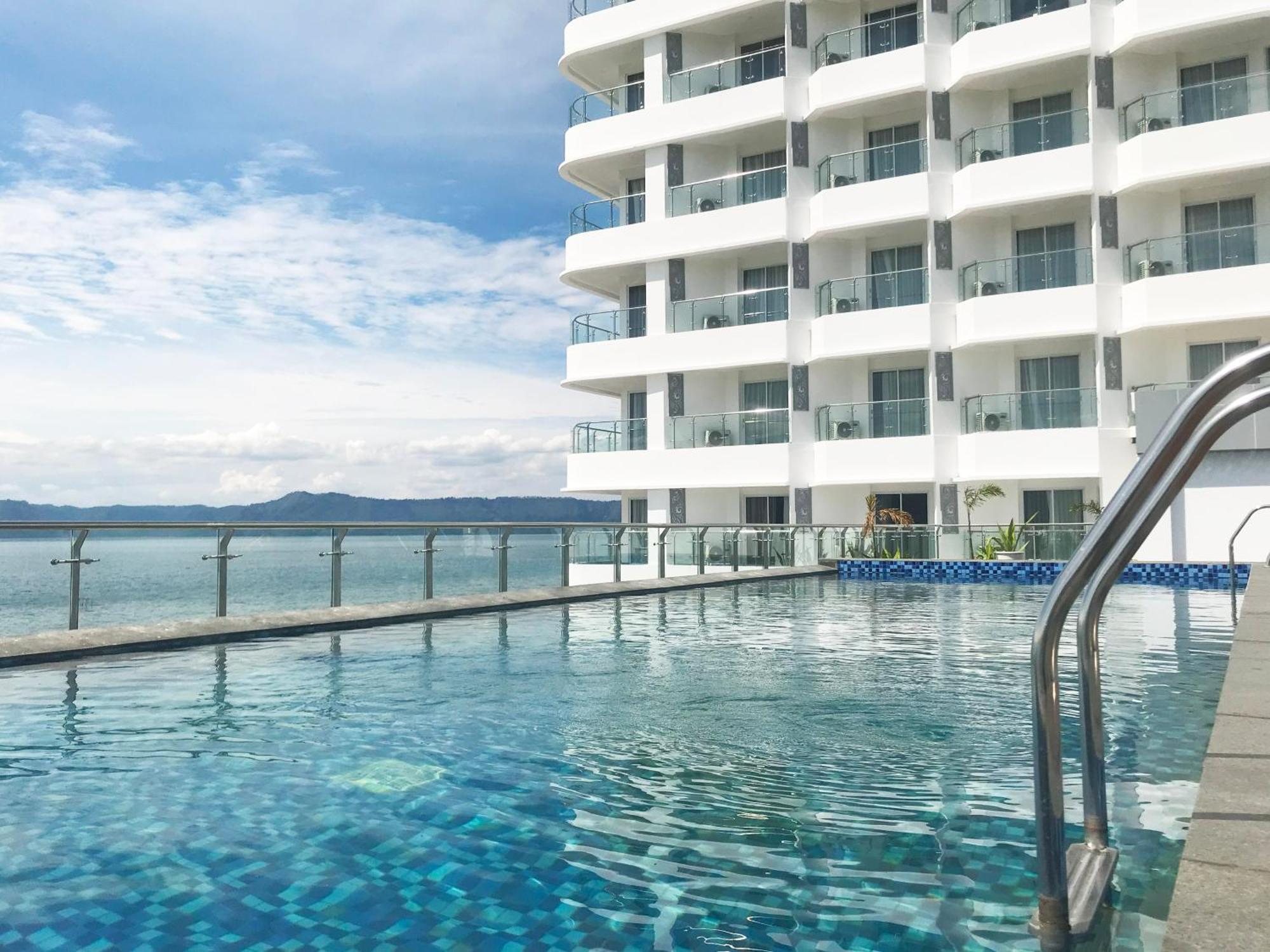 Labersa Hotel & Convention Center Samosir Sinapuran 외부 사진